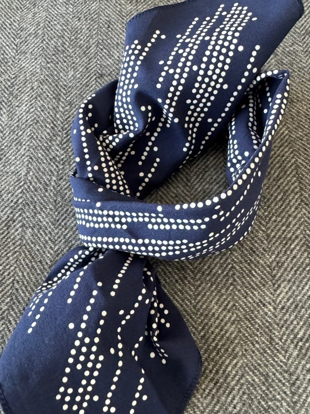 NWT, DARLING NAVY PRINT BANDANA